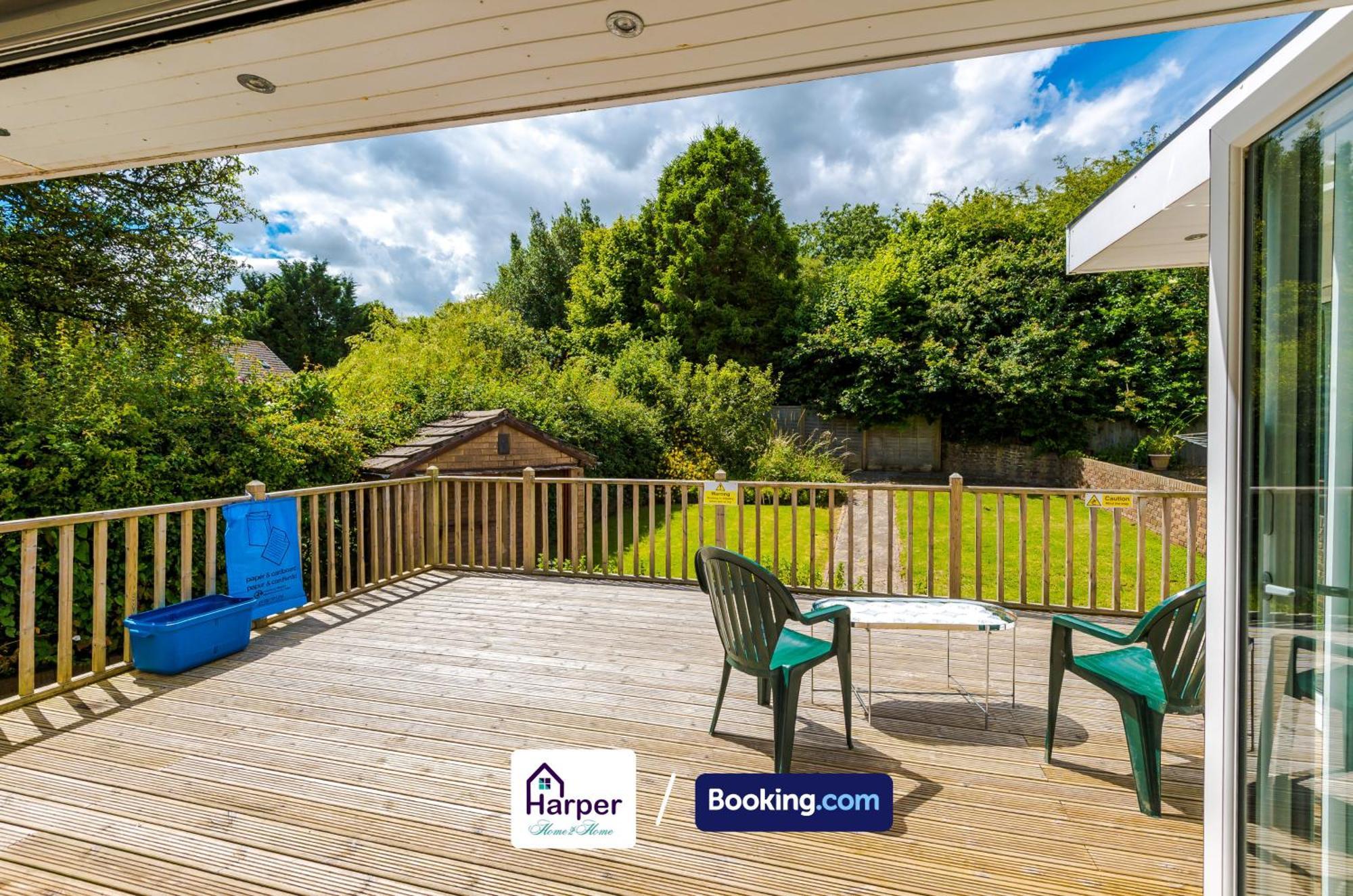 Spacious Detached Bungalow By Harperletting Short Lets & Serviced Accommodation Buckely With Pool Table & Driveway Buckley Luaran gambar