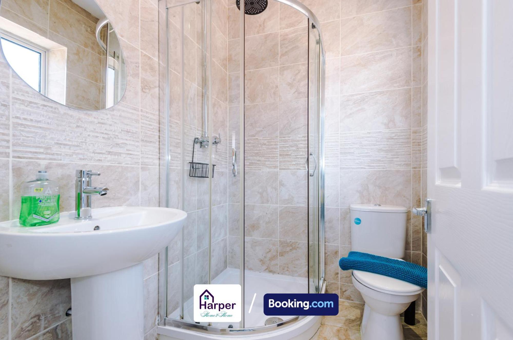 Spacious Detached Bungalow By Harperletting Short Lets & Serviced Accommodation Buckely With Pool Table & Driveway Buckley Luaran gambar