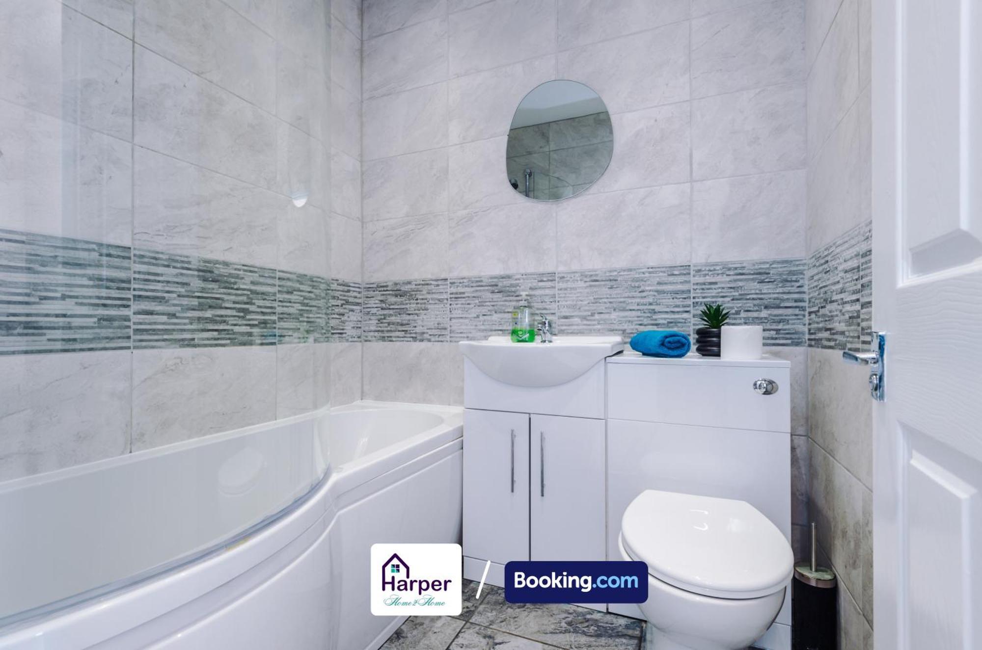 Spacious Detached Bungalow By Harperletting Short Lets & Serviced Accommodation Buckely With Pool Table & Driveway Buckley Luaran gambar